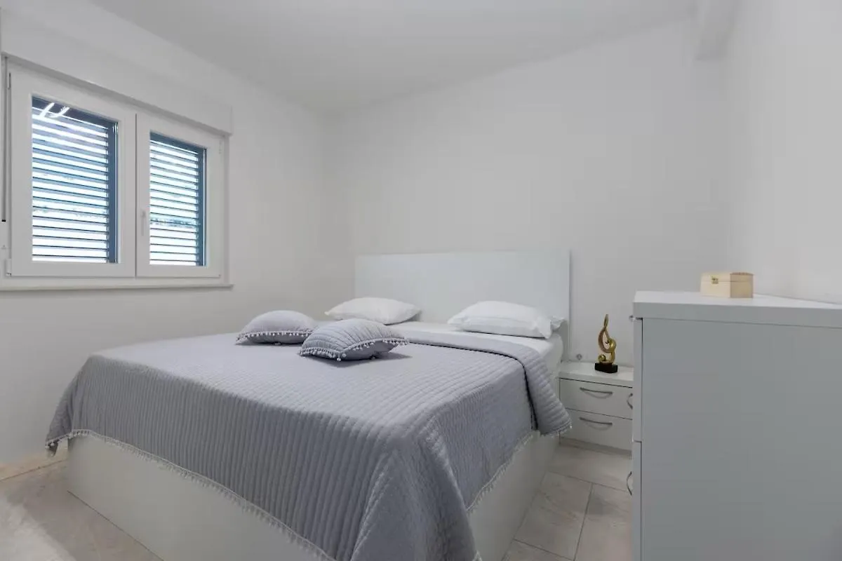 Holiday Home Miriam Kastela Apartment